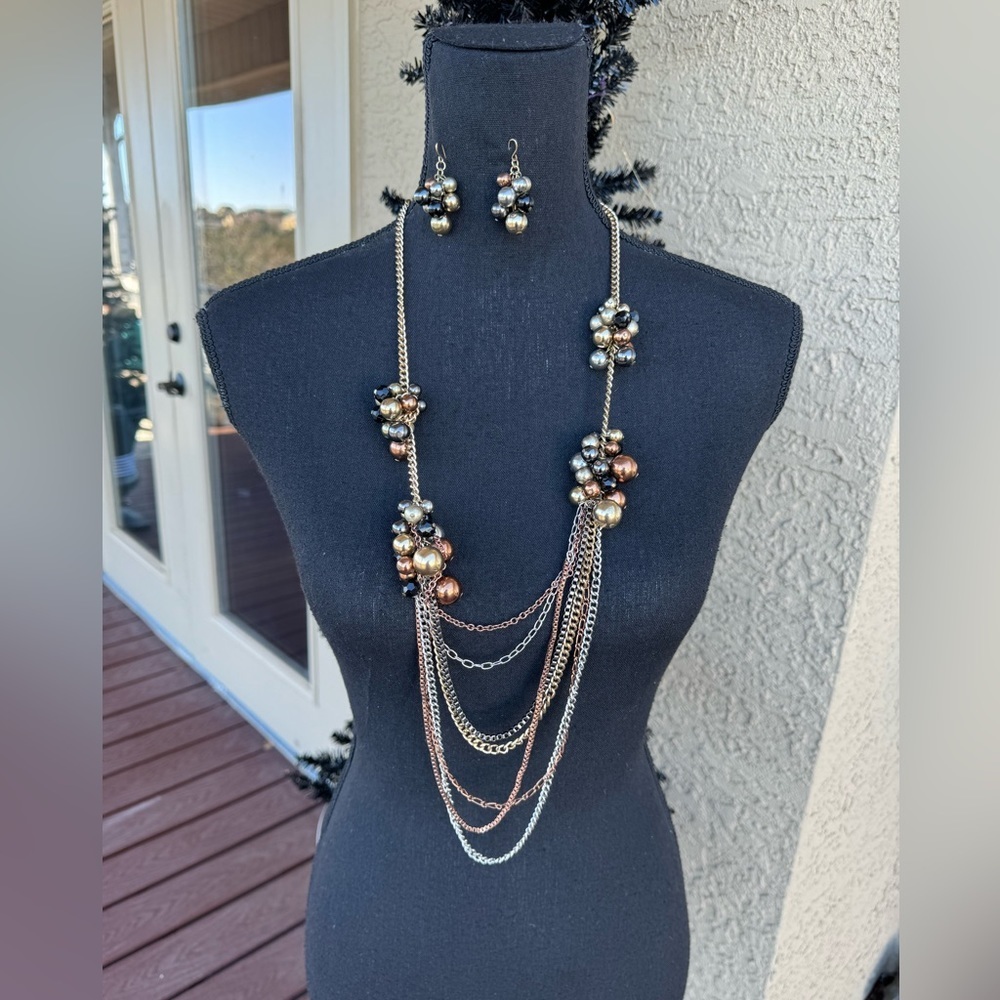 Retro Multi Layered Beaded Necklace and Earrings Set - Picture 3 of 9